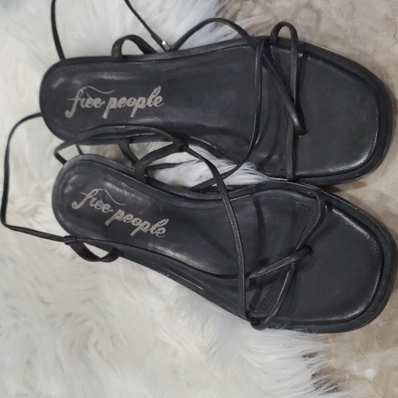 NWOT Free people woman's black strappy sandals size 38 us 8 - Picture 8 of 15